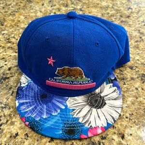 California Republic hat great condition super cute pattern perfect for summer